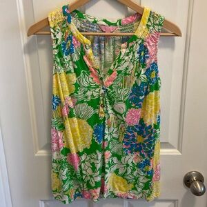 Lilly Pulitzer Essie Top with Hibiscus Stroll Print Sz S